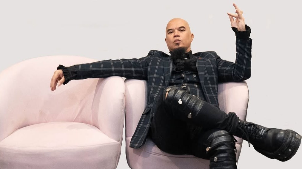 Ahmad Dhani saat menceritakan pengalamannya menonton Queen di podcast AuthenticityID