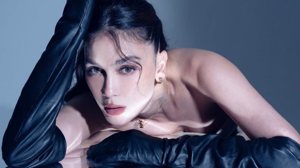 Luna Maya bicara jujur tentang jatuh-bangun hidupnya, kisah pahit manis sang artis (Instagram/@lunamaya)