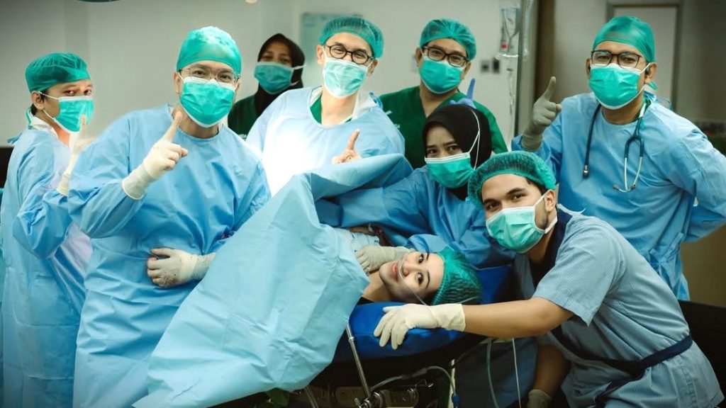 Perjuangan Aaliyah Massaid melahirkan anak pertama
