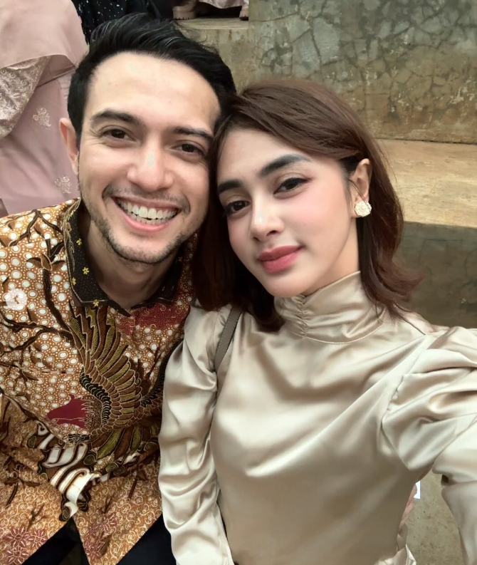 Meski banyak warganet menyayangkan keputusannya, Biby menegaskan bahwa ini adalah bagian dari perjalanan spiritual yang sedang ia jalani.