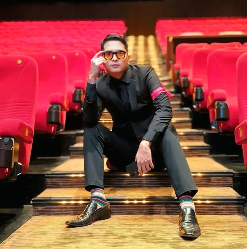 Gibran mendapat tantangan baru dalam film ini, yaitu memerankan Bayu, seorang playboy.