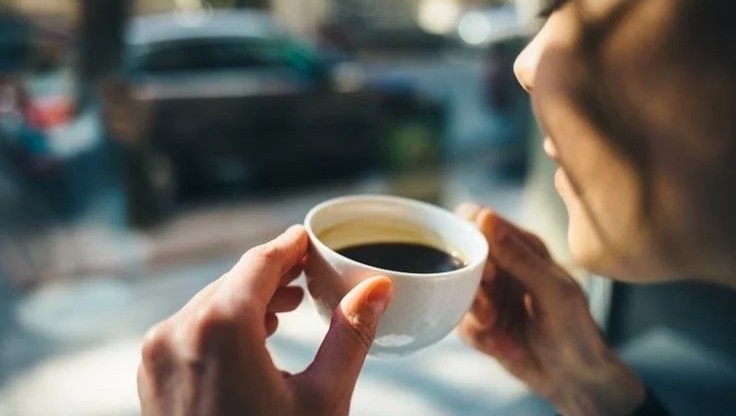 Kopi mengandung polifenol dan asam klorogenat yang merupakan antioksidan kuat.