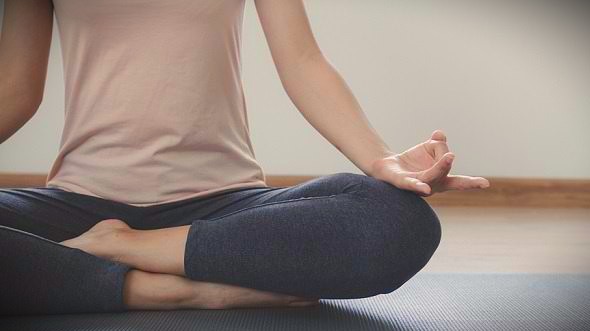 Mindfulness adalah seni hidup dalam momen saat ini dengan kesadaran penuh