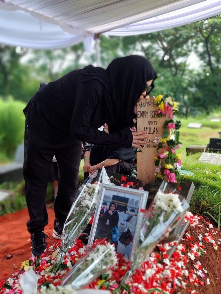 Dengan semangat dan ketegaran, Mita The Virgin kini bertekad melanjutkan hidup dan memenuhi semua harapan sang ibu.