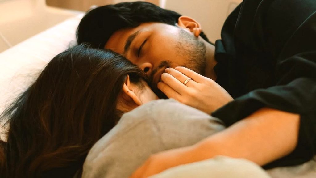 Tangis bahagia dan pelukan hangat menjadi penutup yang manis dari perjalanan luar biasa ini. 