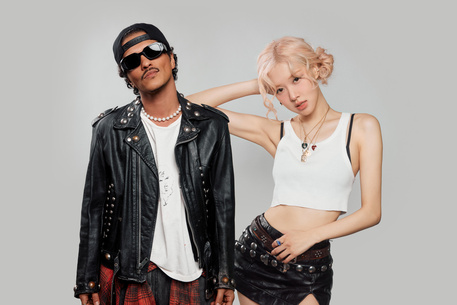 Bruno Mars dan Rose BLACKPINK berkolaborasi dalam lagu APT.