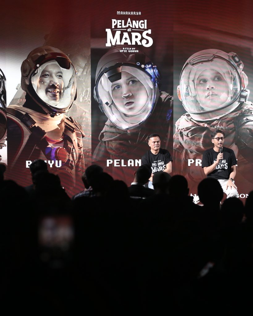 Film ini menggunakan teknologi Extended Reality (XR) dan motion capture, menjadikannya salah satu produksi paling ambisius di Indonesia.
