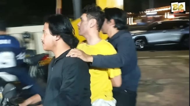 Dari hasil penyelidikan, diketahui bahwa pelaku dan korban awalnya saling mengenal melalui media sosial dan telah menjalin komunikasi intens selama dua bulan.