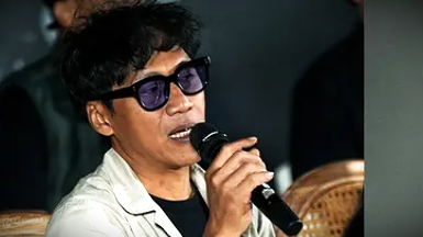 Nugie mengambil peran dalam film horor Panggilan dari Kubur