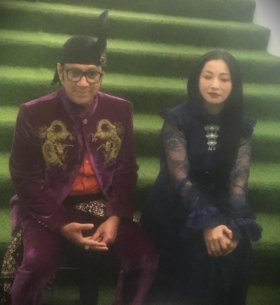 Kini, Comic 8: Tumbal Sulam siap hadir dengan cerita segar, aksi absurd, serta punchline yang lebih tajam dari tusukan jarum sulam.