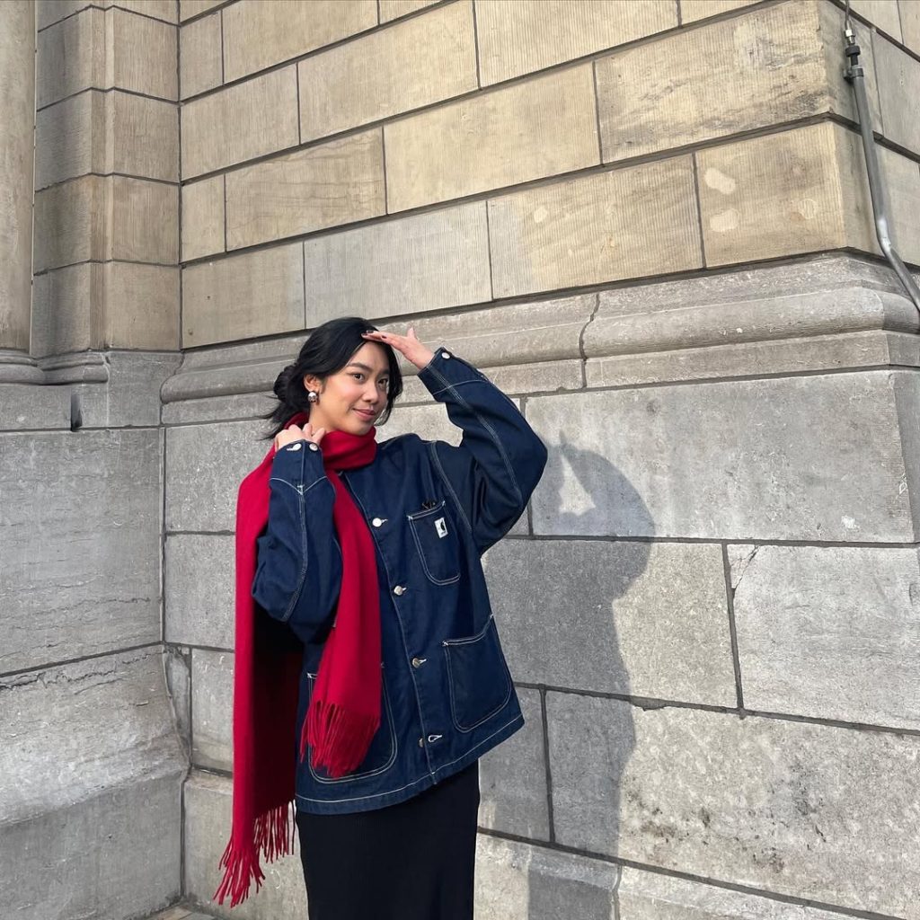 Potret close-up Audrey dalam penampilannya sehari-hari. Ia merupakan sosok perempuan yang berprestasi