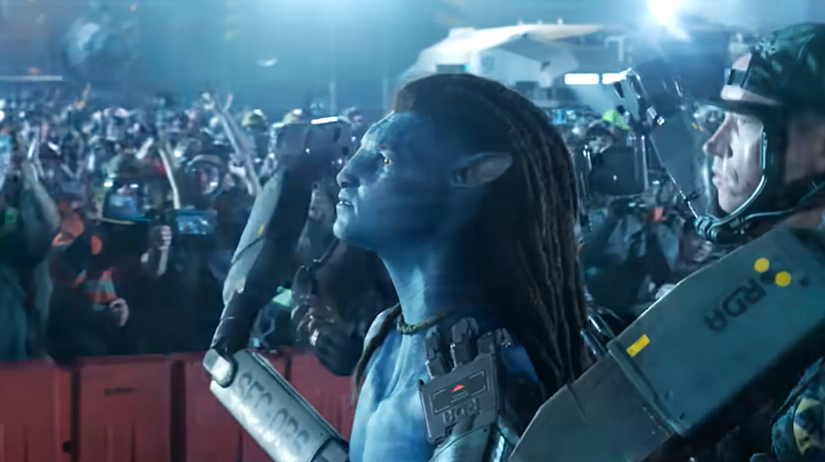 Avatar: The Way of Water, Cameron menyatakan bahwa cerita kali ini lebih kompleks dan tidak lagi mengandalkan dikotomi “manusia buruk vs Na’vi baik”.