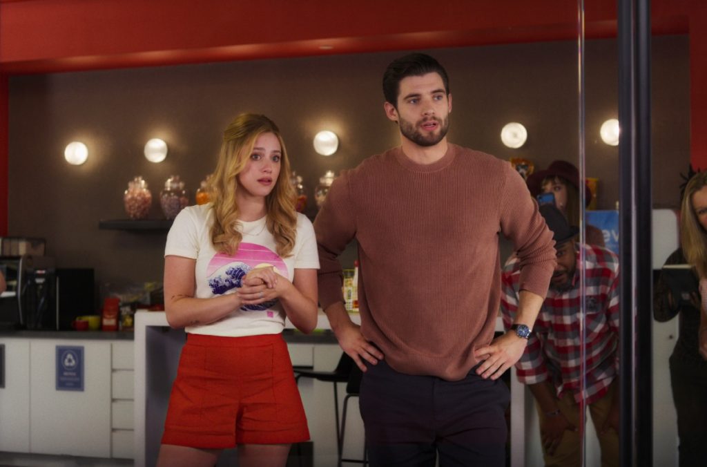 Corenswet berperan sebagai Jake, pria yang menjalin hubungan dengan Natalie (Lili Reinhart).