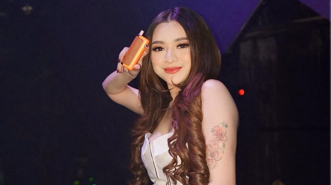 Nathalie Holscher minta maaf usai disebut parodikan kehamilan Erika Carlina