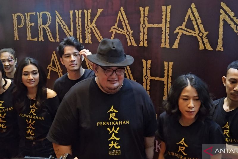 Sebelum tayang di Netflix pada 3 Juli 2025, Pernikahan Arwah telah dirilis di bioskop Indonesia pada 27 Februari 2025 dan diputar di lebih dari 30 negara, termasuk Malaysia, Filipina, dan Brasil.