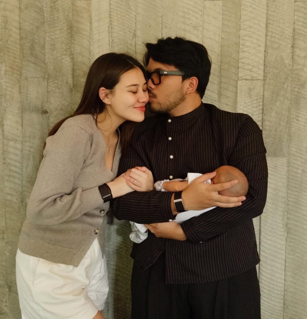 Banyak yang menyebut Thariq sebagai suami suportif dan ayah idaman yang tak gengsi turun tangan dalam pengasuhan anak.