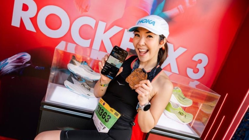 Gisella Anastasia dengan HOKA Rocket X 3 di Maybank Marathon 2025