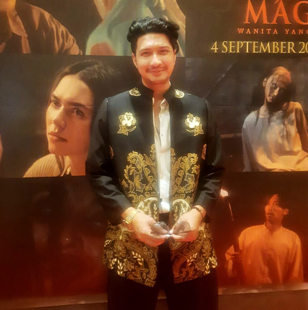 Dalam film ini, Aditya Zoni memerankan Giandra, dokter lulusan Universitas Stovia, yang mewakili ilmu pengetahuan dan penanganan medis di masa itu.