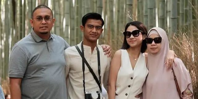 Azizah Salsha diketahui merupakan anak dari politisi pro-pemerintah, Andre Rosiade, sehingga keterkaitan antara isu rumah tangganya dan dinamika politik nasional menjadi bahan diskusi publik.