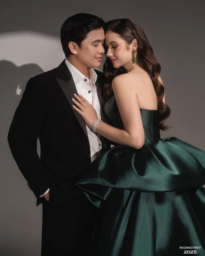 Meski awalnya hubungan mereka sempat dirahasiakan, Billy akhirnya mengakui bahwa ia telah menikahi Vika dan berencana menggelar resepsi di Indonesia pada 2026.