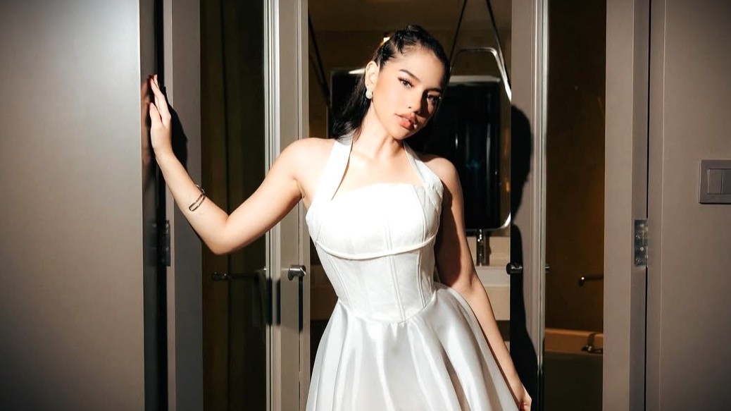 Potret cantik Davina Karamoy saat ultah ke-23