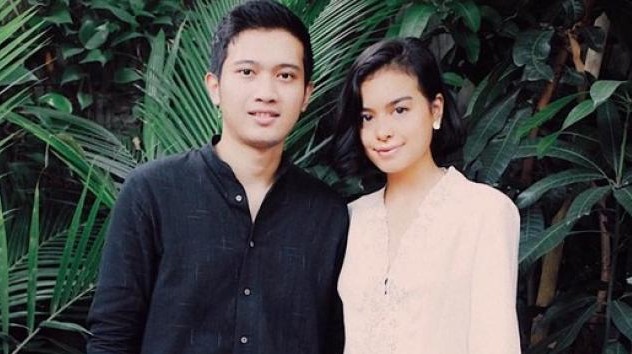 Rumah tangga Eva dan Demas mulai disorot publik sejak September 2024, ketika netizen menyadari bahwa keduanya tidak lagi saling follow di Instagram.