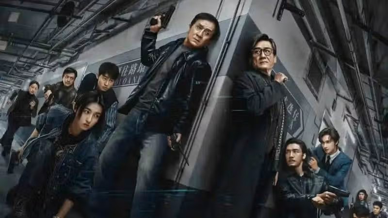 Berbeda dari peran-peran sebelumnya yang lebih mengandalkan fisik, Jackie Chan kali ini tampil sebagai sosok yang lebih tenang dan strategis.