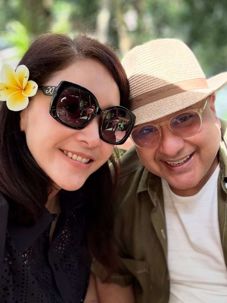 Sebagai ibu dari tiga anak dan pendidik informal di lingkungan keluarga, Maia menekankan pentingnya kecerdasan rakyat sebagai modal utama kemajuan bangsa.