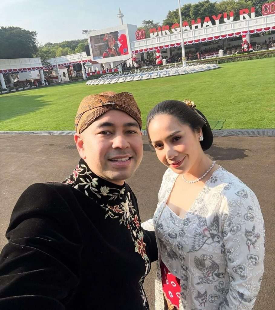 Raffi menyebut bahwa pilihan busana tersebut bukan hanya untuk menghormati tradisi, tetapi juga sebagai bentuk refleksi atas perjalanan hidupnya bersama Nagita.