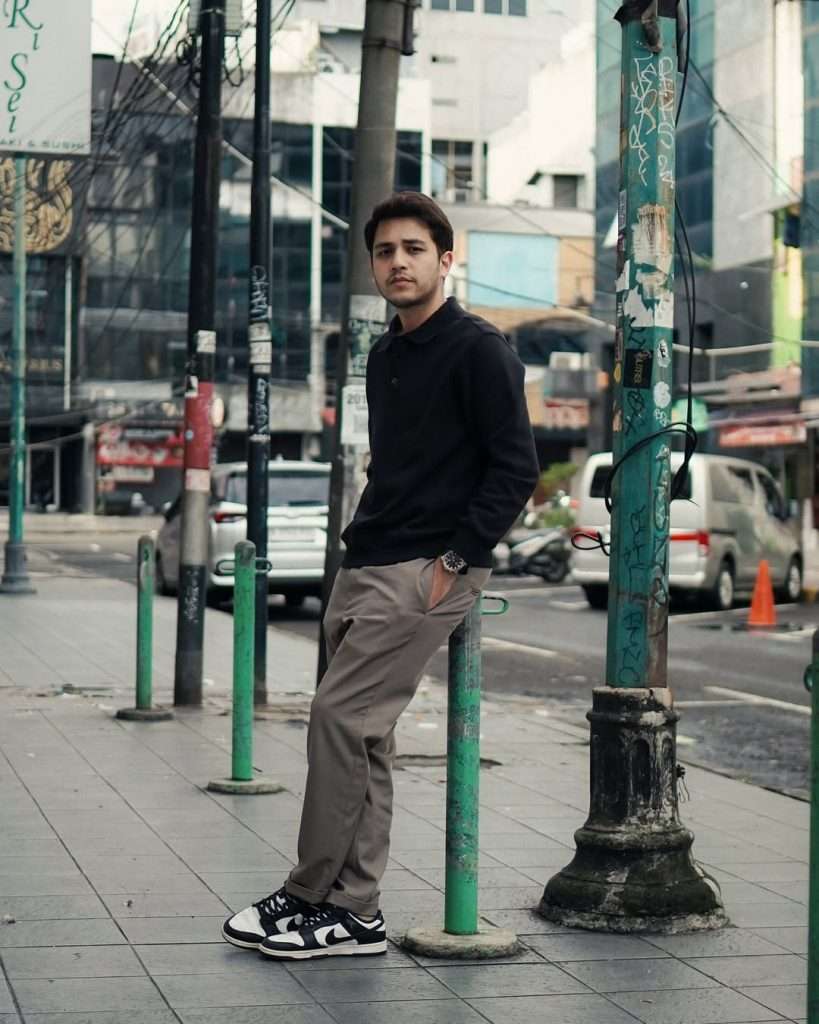 Kariernya dimulai sejak usia 18 tahun lewat ajang Supermama Selebconcert di Indosiar, yang kemudian membawanya bergabung dalam boyband Treeji bersama Tarra Budiman dan Jiseph Hakim.