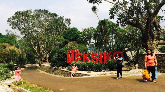 Bagian dari Kebun Raya Bogor, taman ini bisa dicapai dalam 20–25 menit berjalan kaki.