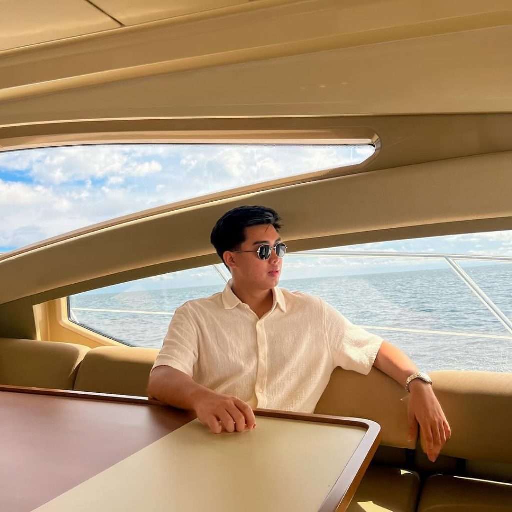 Kasus ini menambah sorotan terhadap Akademi Crypto, platform edukasi kripto berbayar milik Timothy Ronald.