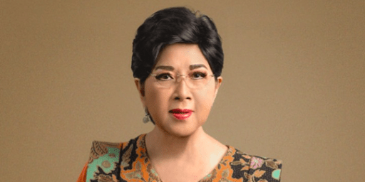 Mendiang Titiek Puspa, penyanyi dan pencipta lagu legendaris, menerima penghargaan Bintang Mahaputera Nararya