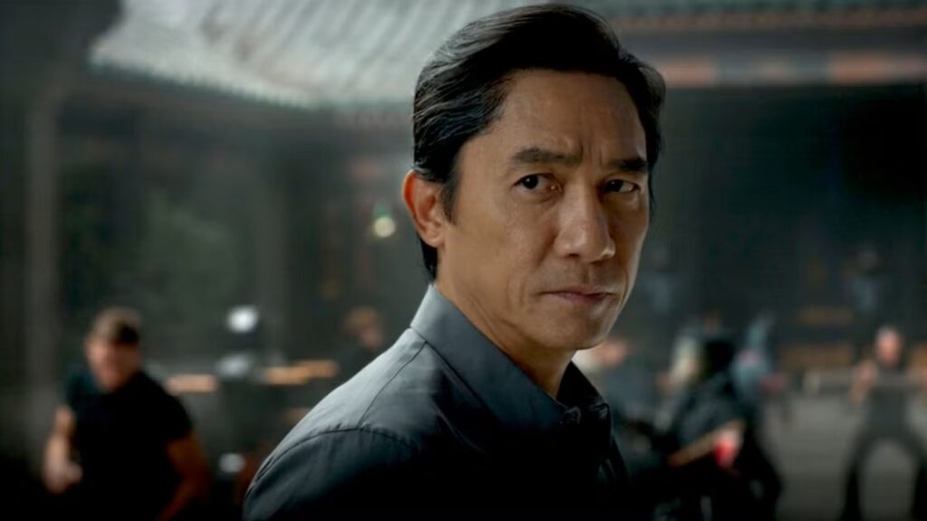 Tony Leung Chiu Wai lahir pada 27 Juni 1962 dan dikenal sebagai aktor yang lebih kalem dan introspektif.