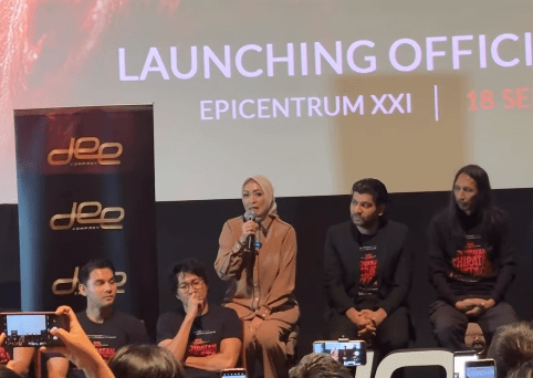 Angelina menjalani hukuman penjara selama 10 tahun dan kini tampil di ruang publik dengan sikap reflektif. Ia mengaku tersentuh saat menyaksikan trailer film Jembatan Shiratal Mustaqim.