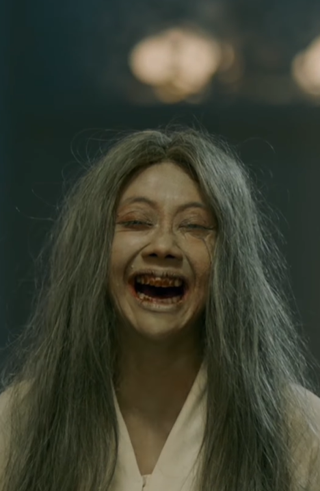 Peran sebagai Nenek Gayung menuntut Asri Welas untuk keluar dari zona nyaman. 