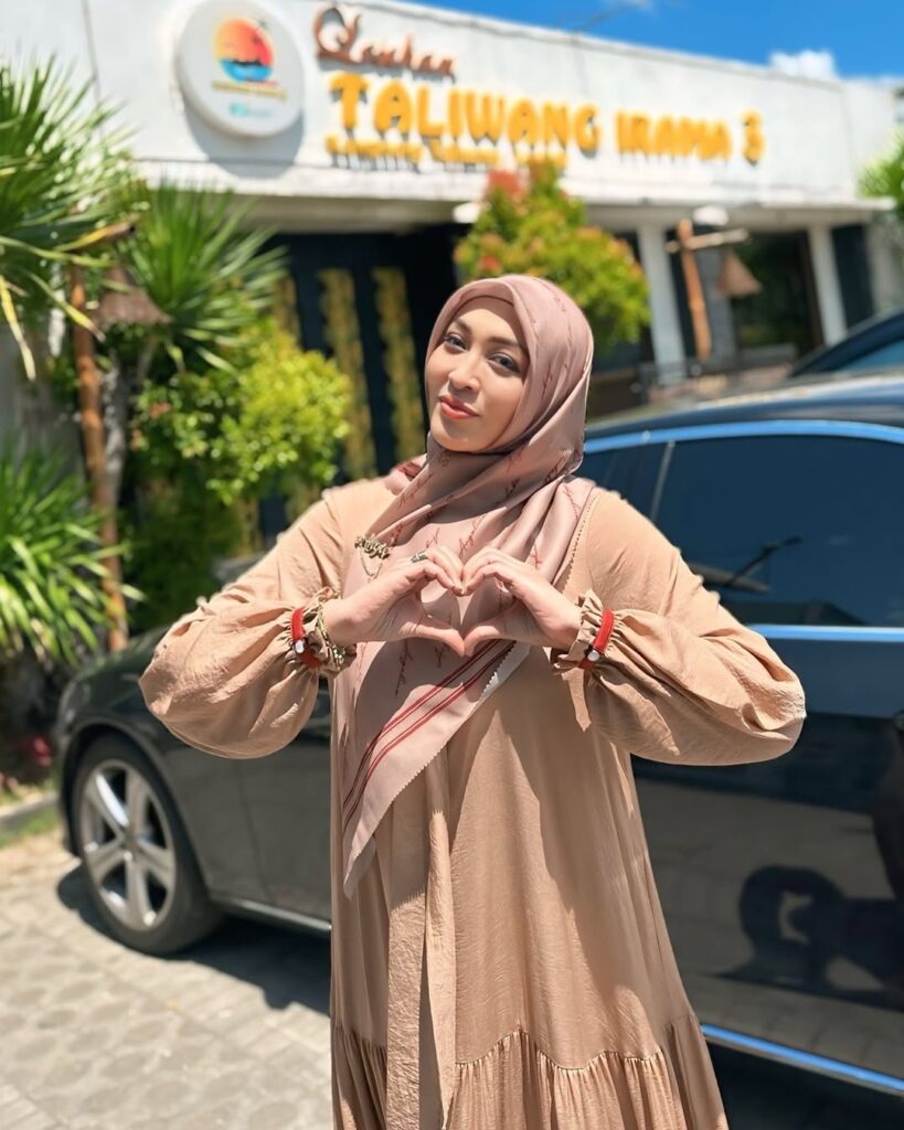 Angelina Sondakh menyatakan dukungannya terhadap pengesahan RUU Perampasan Aset Koruptor, yang menurutnya bisa menjadi langkah konkret untuk menekan angka korupsi.