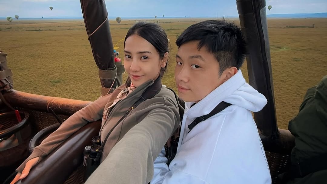 Anya Geraldine saat liburan di Afrika