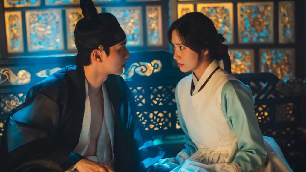 Salah satu kekuatan utama Bon Appetit, Your Majesty terletak pada chemistry antara YoonA dan Lee Chae-min.