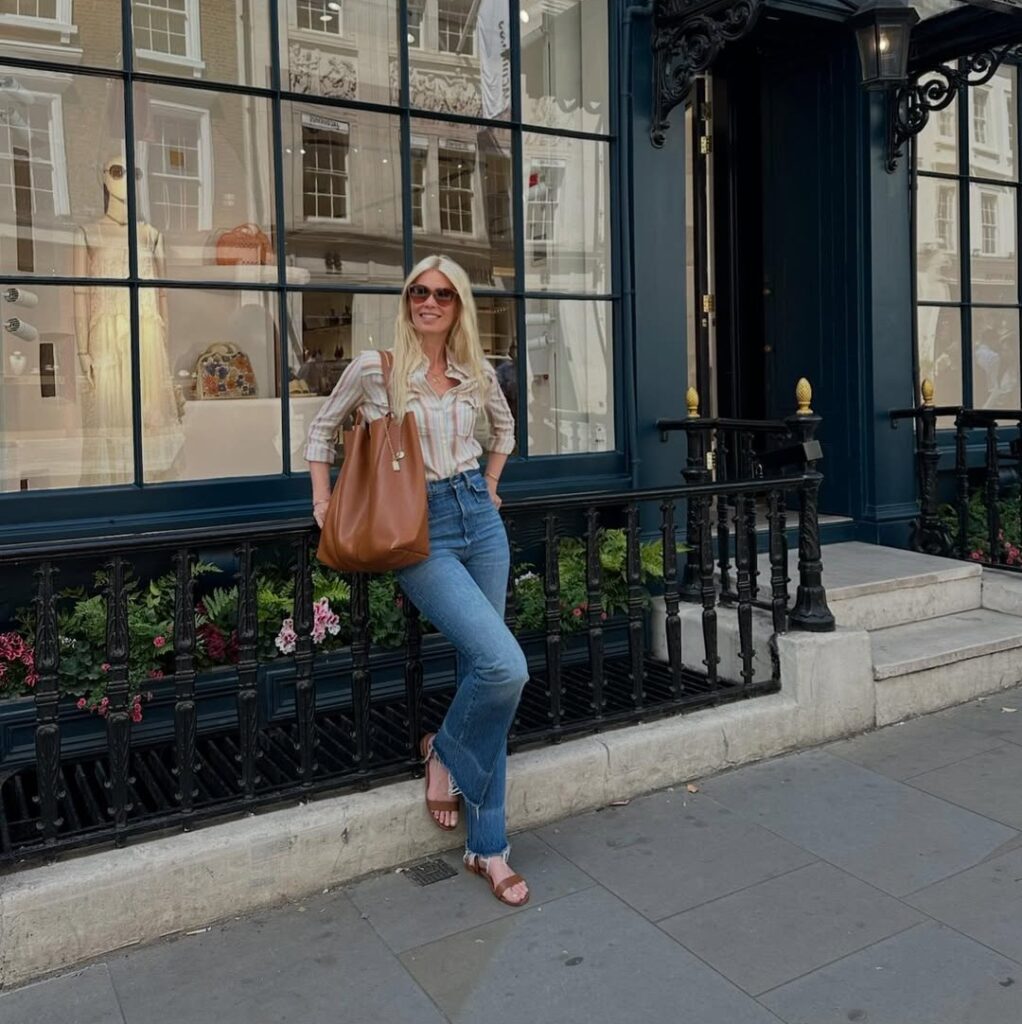 Meski tidak lagi aktif di runway, Claudia tetap menjadi ikon fashion yang relevan.