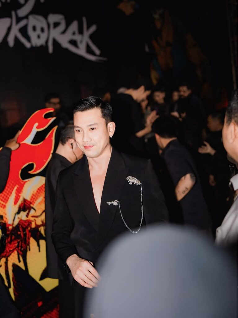 Denny Sumargo pertama dikenal sebagai pebasket profesional. 