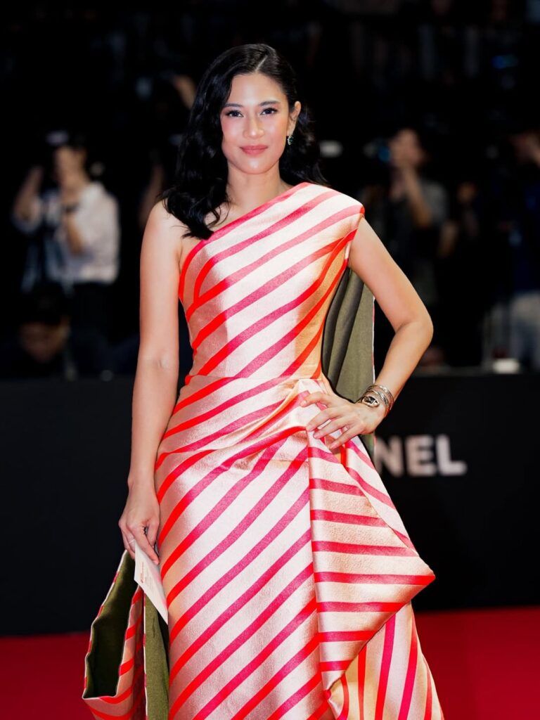 Dian tidak hanya hadir sebagai tamu undangan, tetapi juga membawa dua karya penting yang mewakili sinema Indonesia.