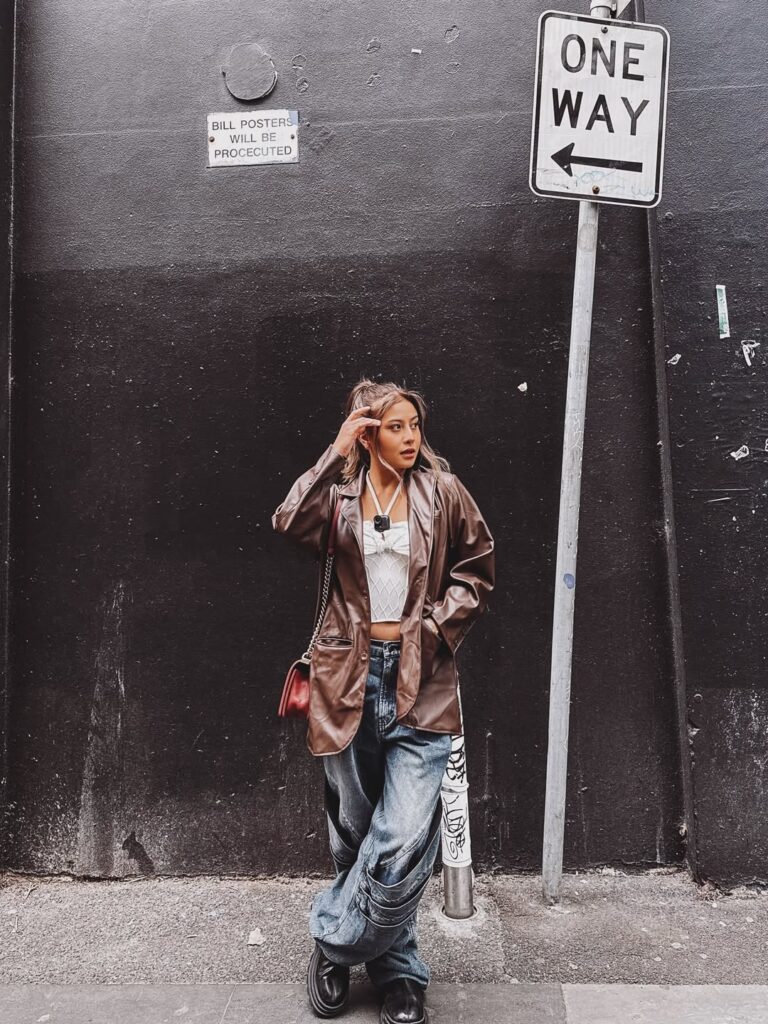 Ada pula Bad Influence by Awkarin, brand fashion yang mengusung gaya edgy dan statement kuat, serta Hally by Awkarin yang lebih feminin dan minimalis.