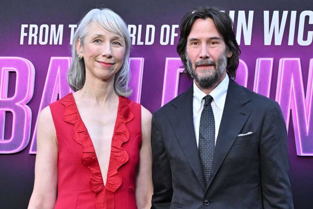 pernyataan resmi dari tim Keanu Reeves membantah seluruh kabar tersebut.