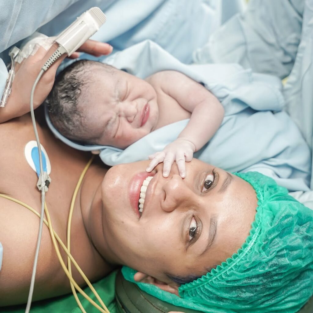 Bayi laki-laki yang lahir dengan berat 3,8 kilogram itu diberi nama Henry Benjamin Gregory, dengan nama panggilan Benny. 