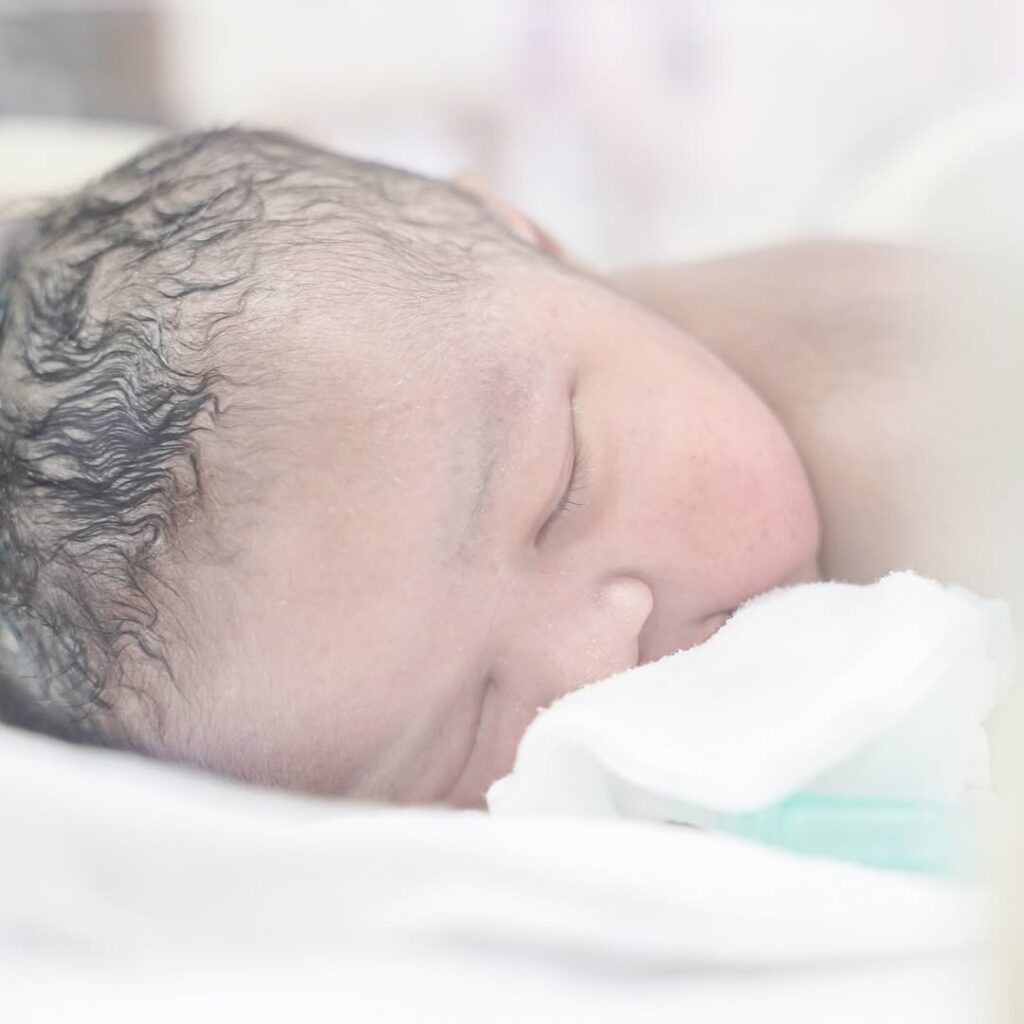 Kehadiran Benny menjadi simbol baru dalam perjalanan hidup Kimmy Jayanti. Ia tidak hanya membagikan momen kelahiran, tetapi juga memperlihatkan sisi emosional dan reflektif sebagai seorang ibu.