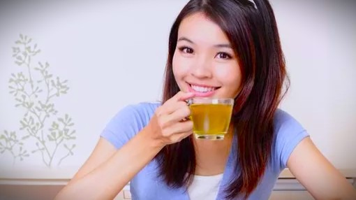 Ilustrasi minum teh tawar