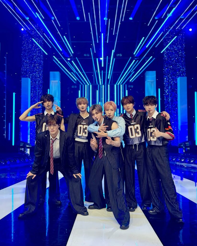 Dimulai Pintu masuk ke area konser dibuka pukul 16.30 WIB, dan pertunjukan utama dimulai pukul 19.00 WIB.