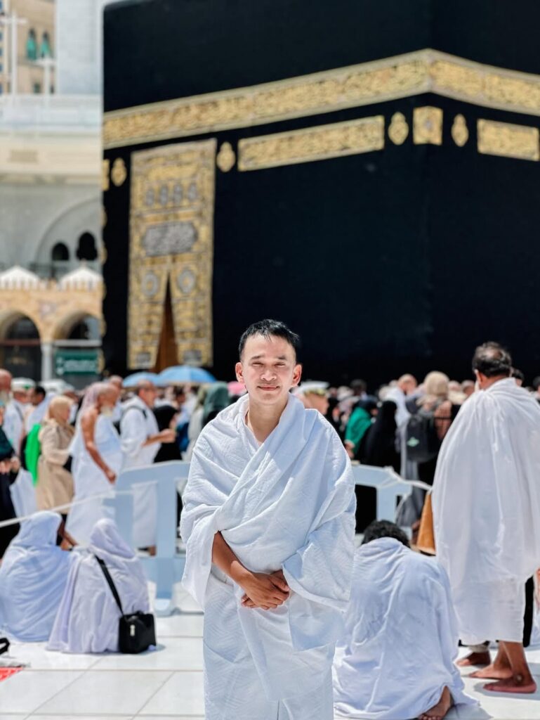 Tak berhenti pada sosok Olga, Ruben juga mengaku merasakan kehadiran mendiang Julia Perez saat menjalankan ritual sa’i.