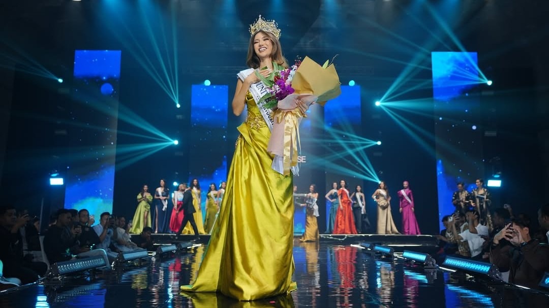 Sanly Liu dinobatkan sebagai Miss Universe Indonesia 2025